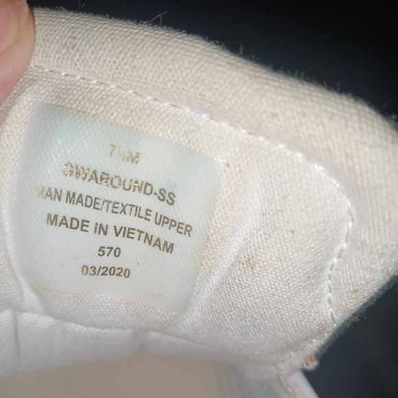 Ladies guess sneakers size 7 - Picture 4 of 6